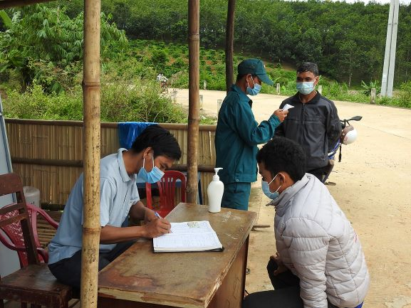 Kon Tum phòng, chống dịch COVID-19: Cẩn trọng từ thôn làng (16/9/2021)